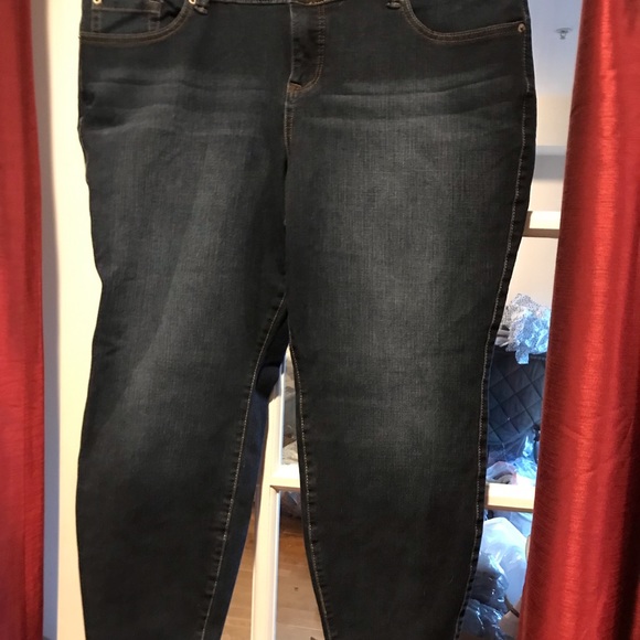 Torrid jeans - Picture 2 of 5